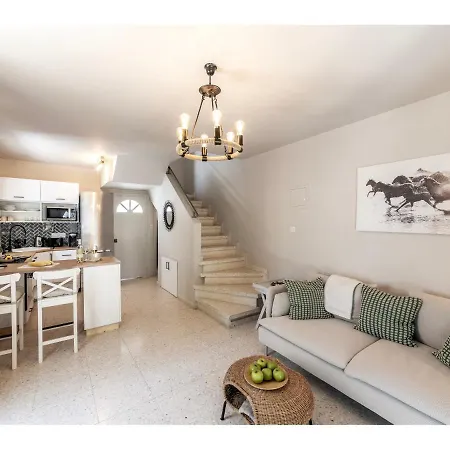 Anas Kiti Seaside * Meneou