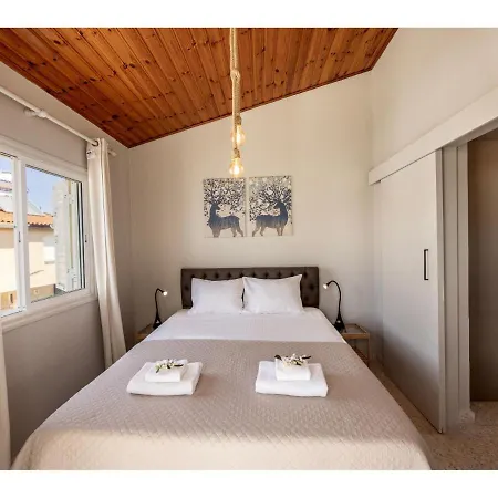 Anas Kiti Seaside Villa Meneou