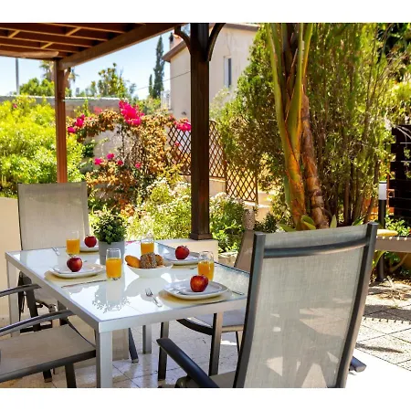 Anas Kiti Seaside Villa Meneou