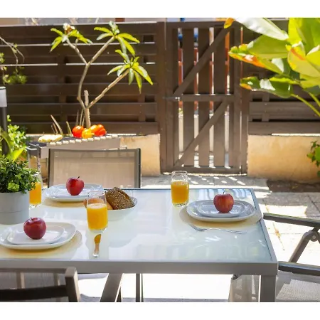 Anas Kiti Seaside Villa *