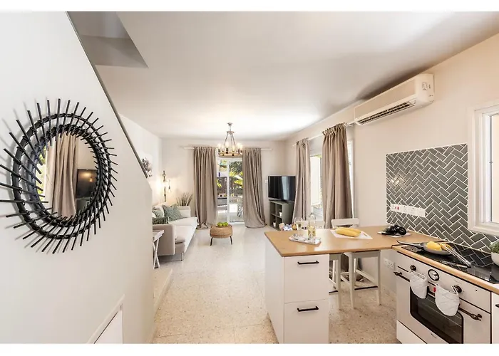 Anas Kiti Seaside ヴィラ Meneou