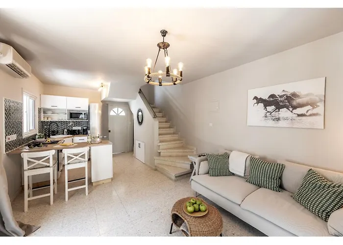 Anas Kiti Seaside * Meneou